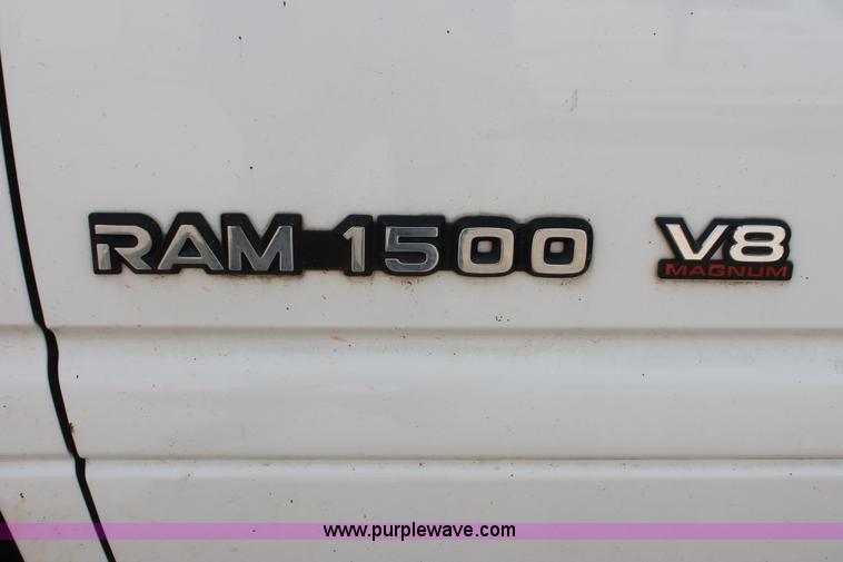 image for item H5656 1999 Dodge Ram 1500 pickup truck
