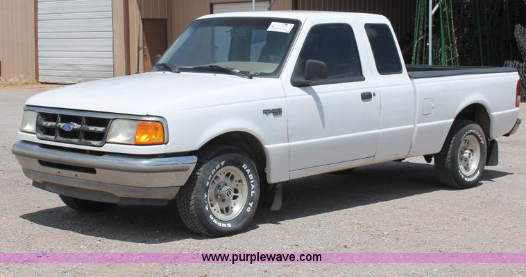 image for item H5660 1994 Ford Ranger XLT SuperCab pickup truck