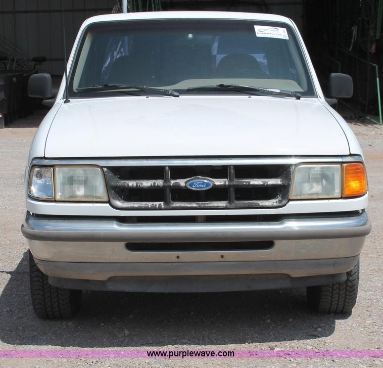 image for item H5660 1994 Ford Ranger XLT SuperCab pickup truck