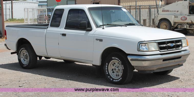 image for item H5660 1994 Ford Ranger XLT SuperCab pickup truck