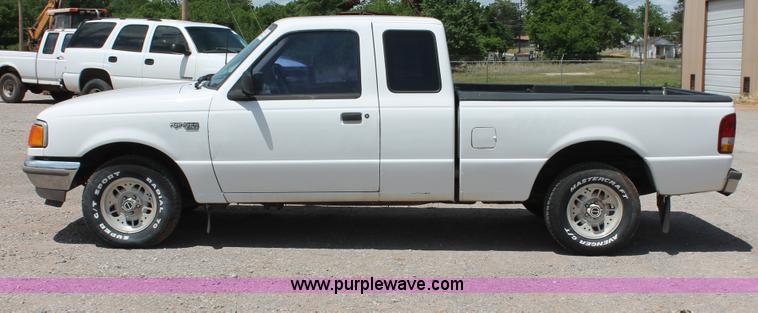 image for item H5660 1994 Ford Ranger XLT SuperCab pickup truck