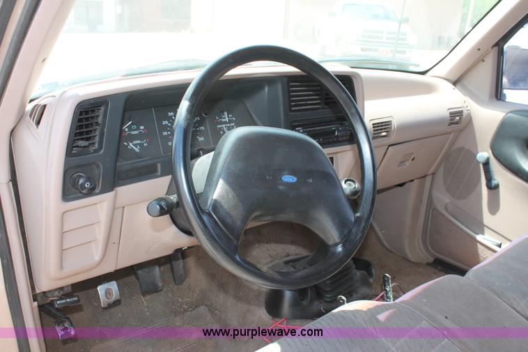 image for item H5660 1994 Ford Ranger XLT SuperCab pickup truck