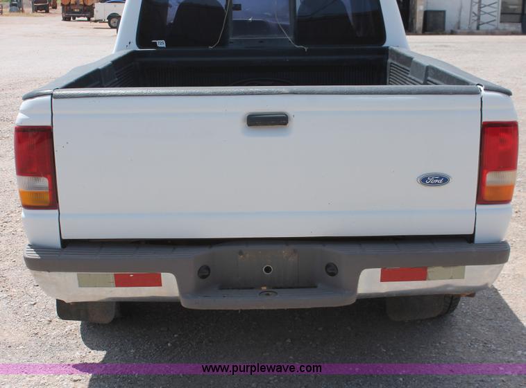 image for item H5660 1994 Ford Ranger XLT SuperCab pickup truck