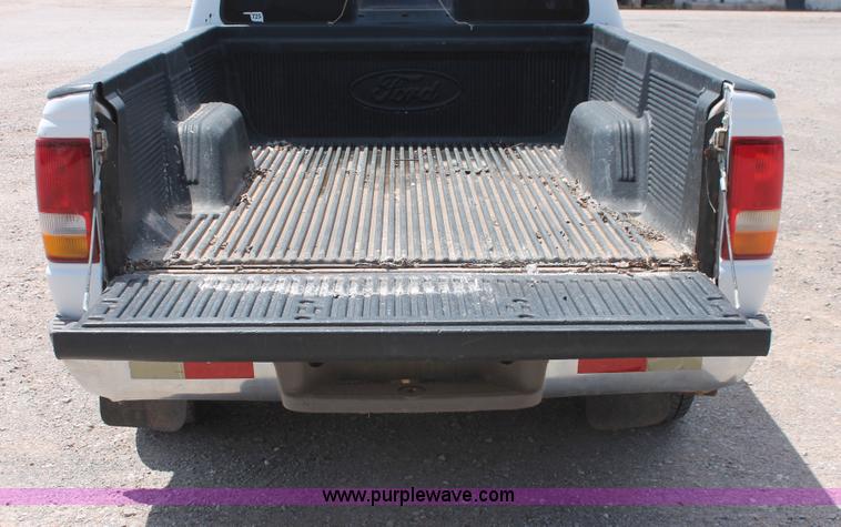 image for item H5660 1994 Ford Ranger XLT SuperCab pickup truck