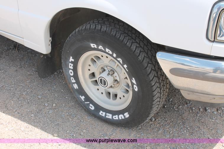 image for item H5660 1994 Ford Ranger XLT SuperCab pickup truck