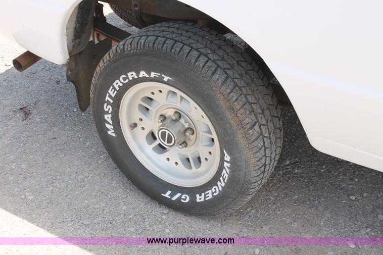 image for item H5660 1994 Ford Ranger XLT SuperCab pickup truck