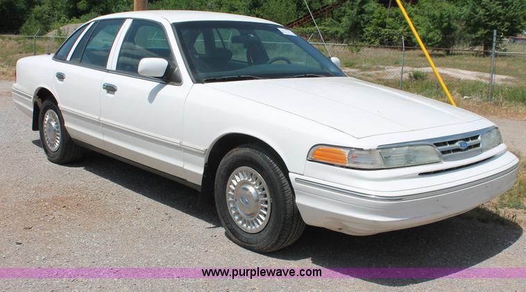 image for item H5661 1996 Ford Crown Victoria Police Interceptor