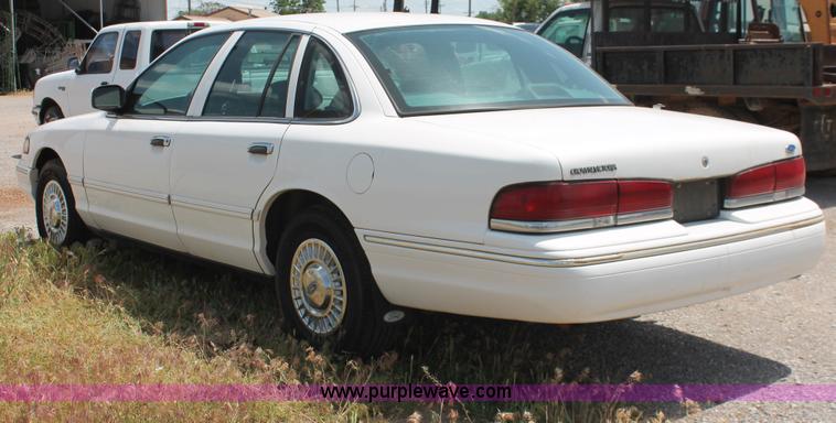 image for item H5661 1996 Ford Crown Victoria Police Interceptor