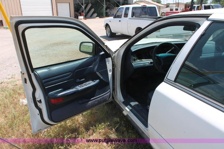 image for item H5661 1996 Ford Crown Victoria Police Interceptor