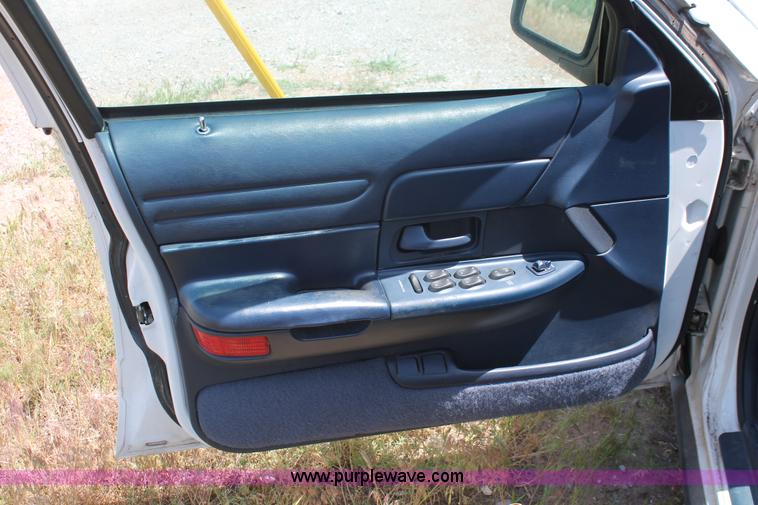 image for item H5661 1996 Ford Crown Victoria Police Interceptor