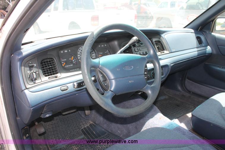 image for item H5661 1996 Ford Crown Victoria Police Interceptor