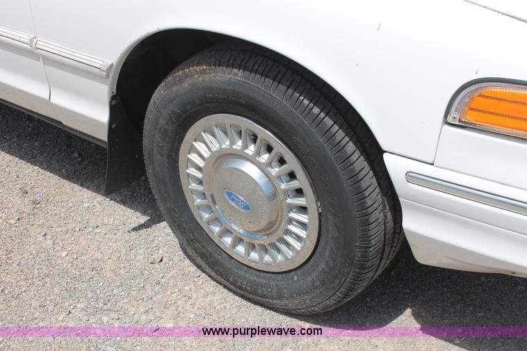 image for item H5661 1996 Ford Crown Victoria Police Interceptor