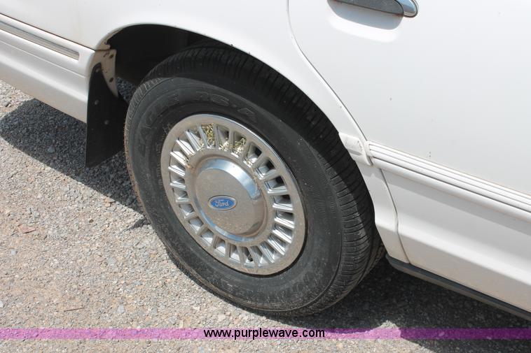 image for item H5661 1996 Ford Crown Victoria Police Interceptor