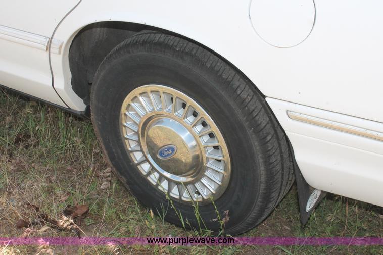 image for item H5661 1996 Ford Crown Victoria Police Interceptor