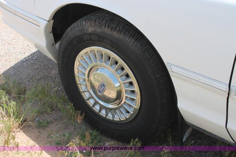 image for item H5661 1996 Ford Crown Victoria Police Interceptor