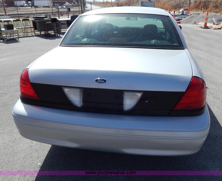 image for item I1057 2006 Ford Crown Victoria Police Interceptor