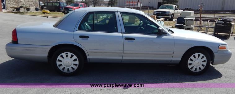 image for item I1057 2006 Ford Crown Victoria Police Interceptor