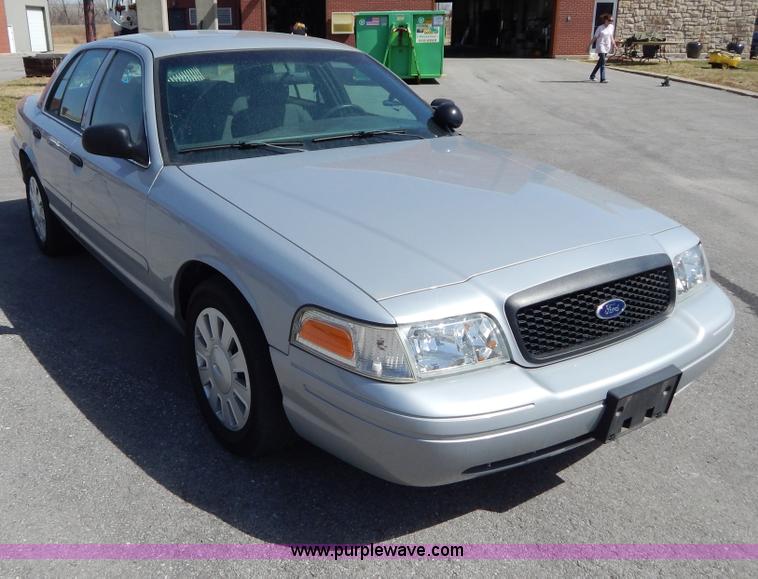 image for item I1057 2006 Ford Crown Victoria Police Interceptor