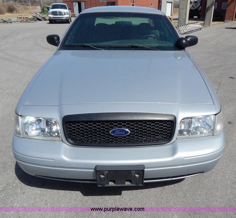 image for item I1057 2006 Ford Crown Victoria Police Interceptor