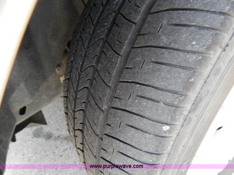 image for item I1057 2006 Ford Crown Victoria Police Interceptor