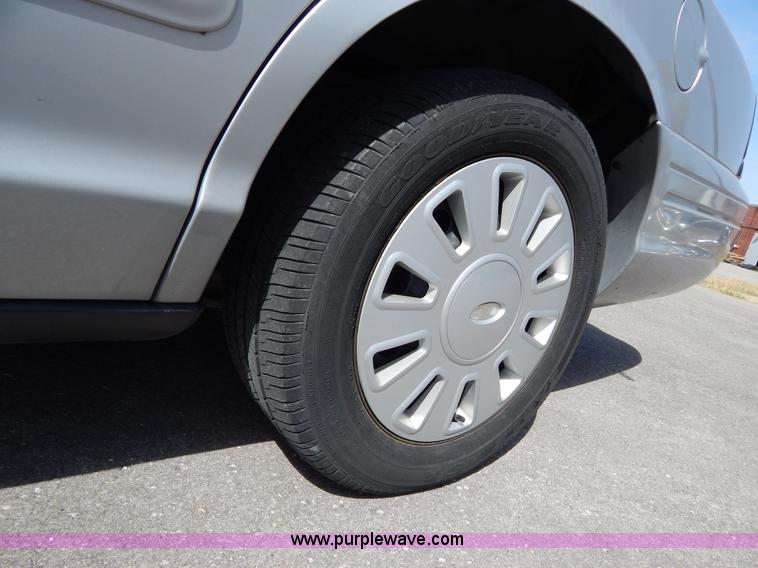 image for item I1057 2006 Ford Crown Victoria Police Interceptor