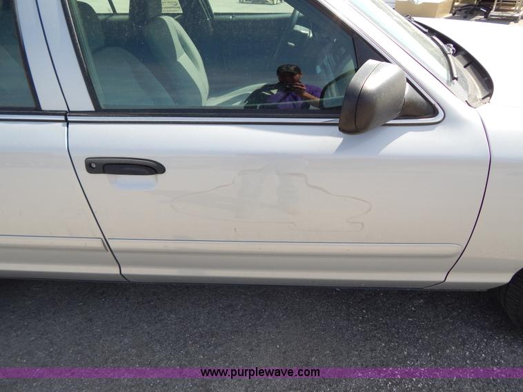 image for item I1057 2006 Ford Crown Victoria Police Interceptor