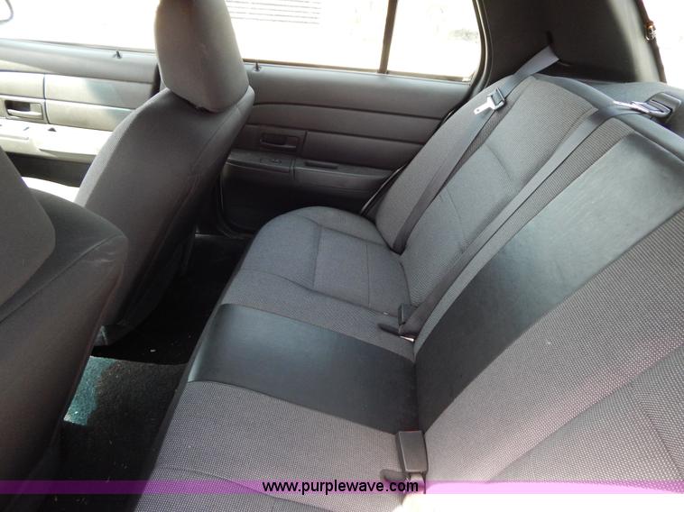 image for item I1057 2006 Ford Crown Victoria Police Interceptor