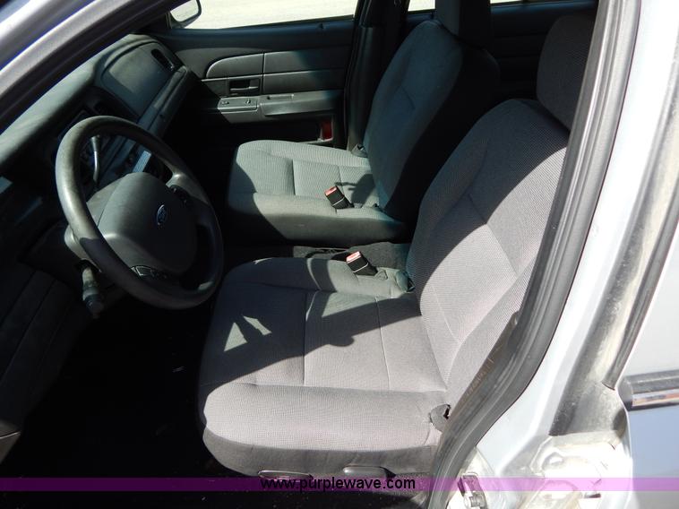 image for item I1057 2006 Ford Crown Victoria Police Interceptor