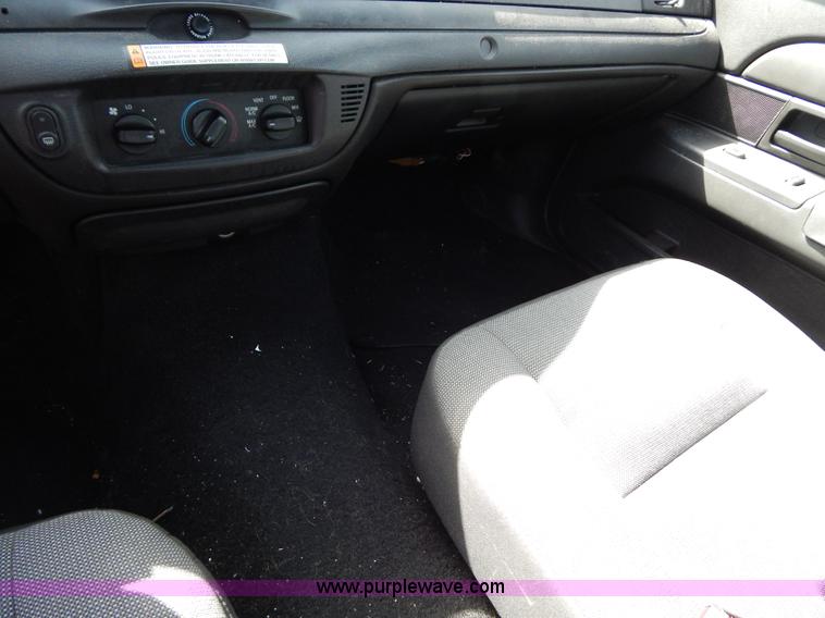 image for item I1057 2006 Ford Crown Victoria Police Interceptor