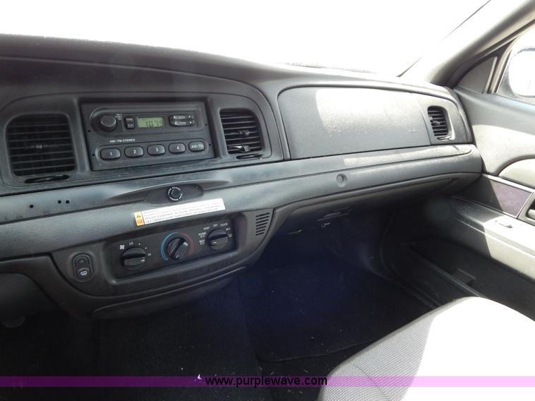 image for item I1057 2006 Ford Crown Victoria Police Interceptor