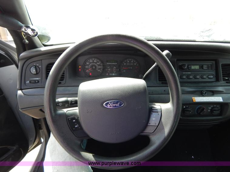 image for item I1057 2006 Ford Crown Victoria Police Interceptor