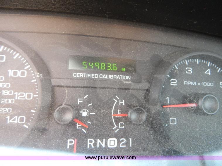 image for item I1057 2006 Ford Crown Victoria Police Interceptor