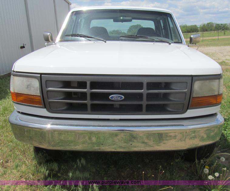 image for item I7019 1997 Ford F350 XL Crew Cab utility truck