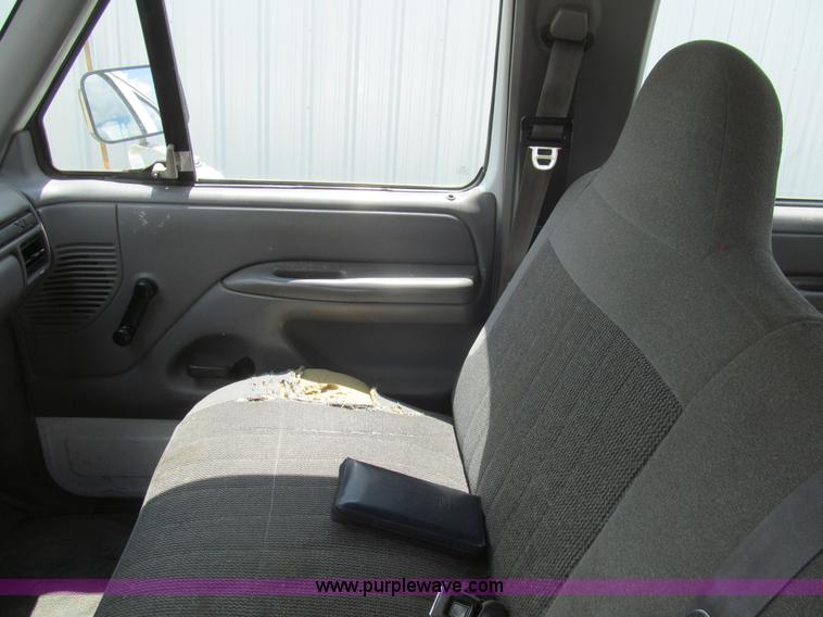 image for item I7019 1997 Ford F350 XL Crew Cab utility truck