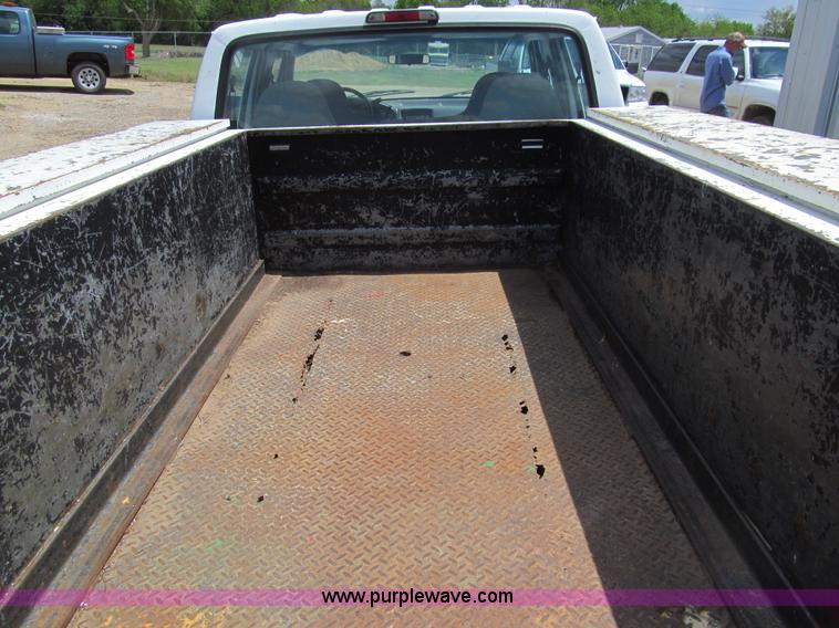 image for item I7019 1997 Ford F350 XL Crew Cab utility truck