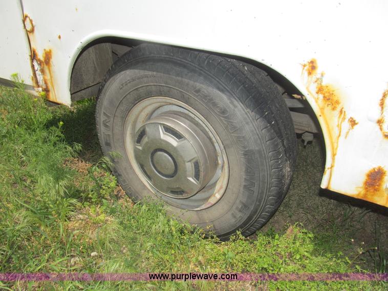 image for item I7019 1997 Ford F350 XL Crew Cab utility truck