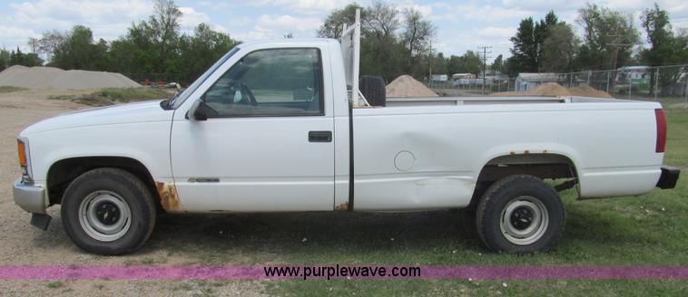 image for item I7020 1997 Chevrolet 1500 pickup truck