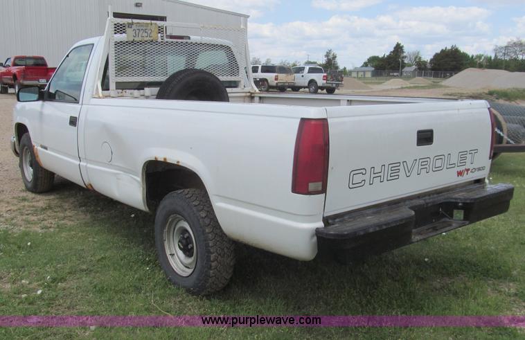 image for item I7020 1997 Chevrolet 1500 pickup truck