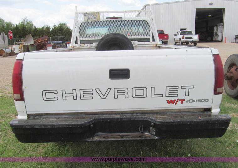 image for item I7020 1997 Chevrolet 1500 pickup truck