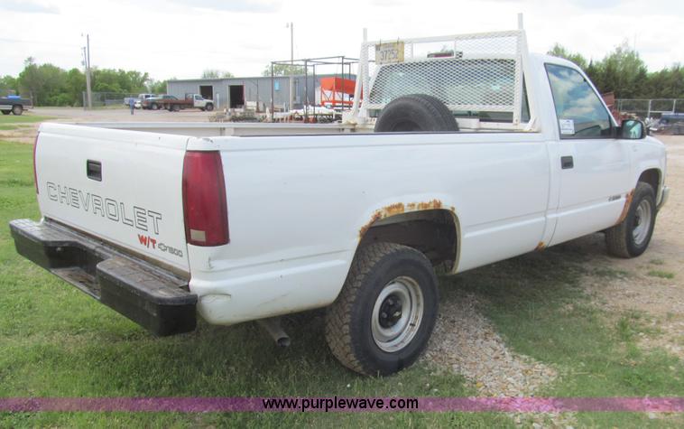 image for item I7020 1997 Chevrolet 1500 pickup truck