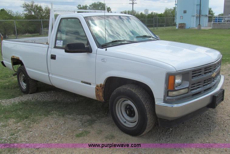 image for item I7020 1997 Chevrolet 1500 pickup truck