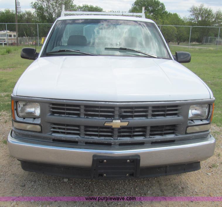 image for item I7020 1997 Chevrolet 1500 pickup truck
