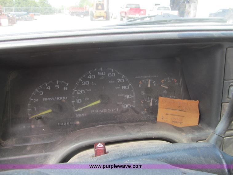 image for item I7020 1997 Chevrolet 1500 pickup truck