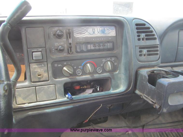 image for item I7020 1997 Chevrolet 1500 pickup truck