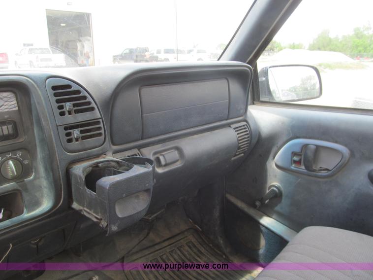 image for item I7020 1997 Chevrolet 1500 pickup truck