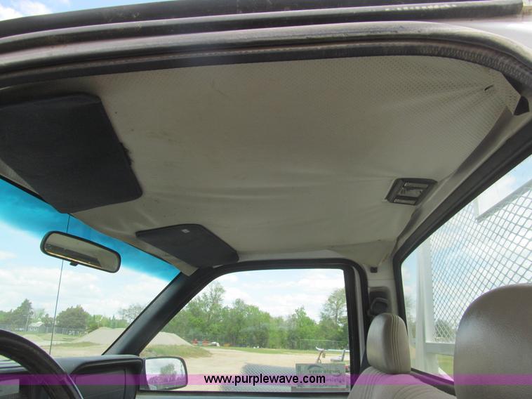 image for item I7020 1997 Chevrolet 1500 pickup truck