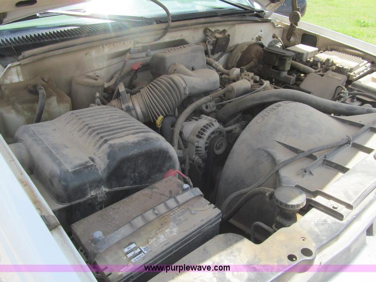 image for item I7020 1997 Chevrolet 1500 pickup truck