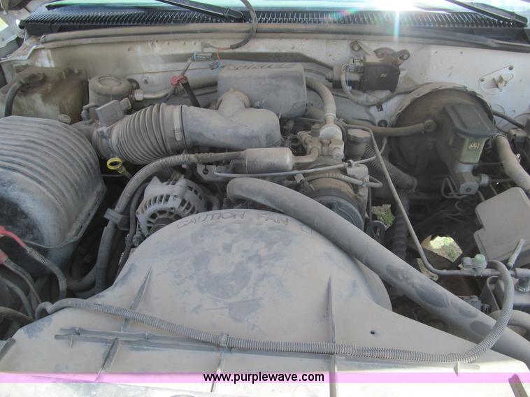 image for item I7020 1997 Chevrolet 1500 pickup truck