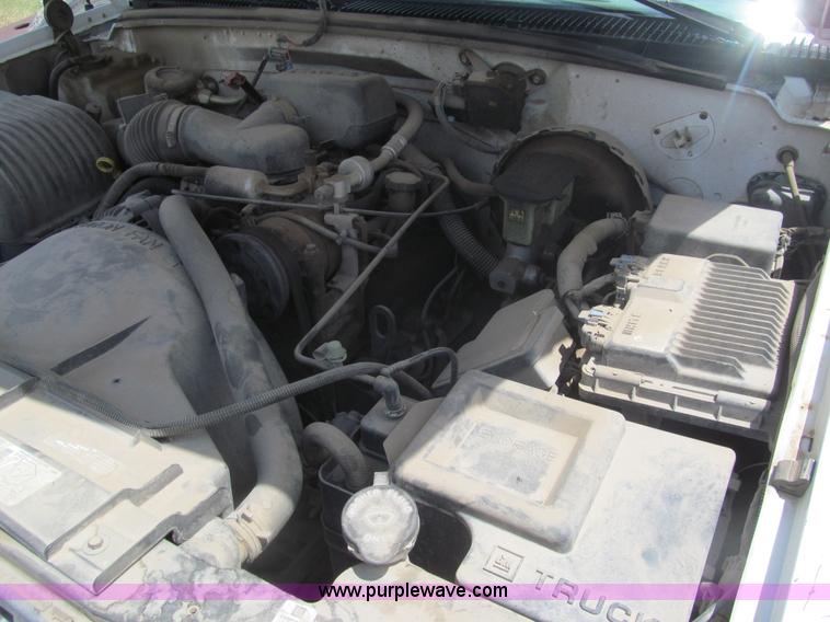 image for item I7020 1997 Chevrolet 1500 pickup truck