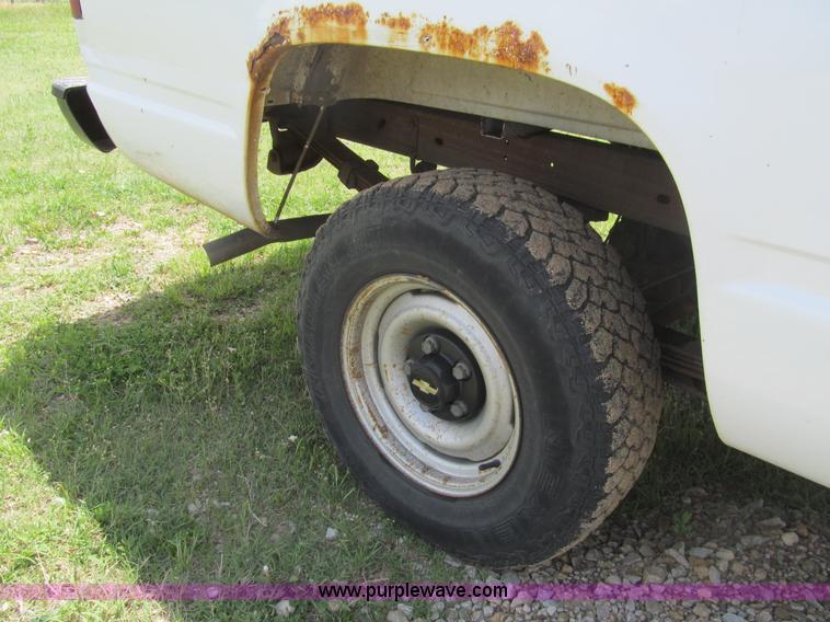 image for item I7020 1997 Chevrolet 1500 pickup truck